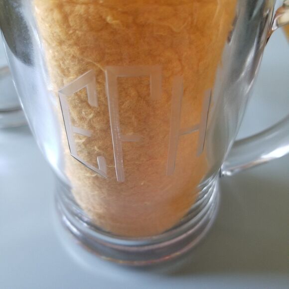 Monogrammed glass mugs made in England initials "EFH" engraved - Picture 2 of 4